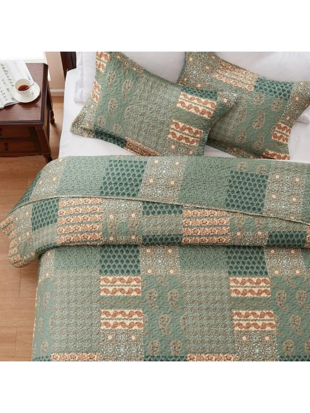 Floral Paisley Olive Green Quilt Set - Full/Queen Bedding with 2 Pillow Shams
